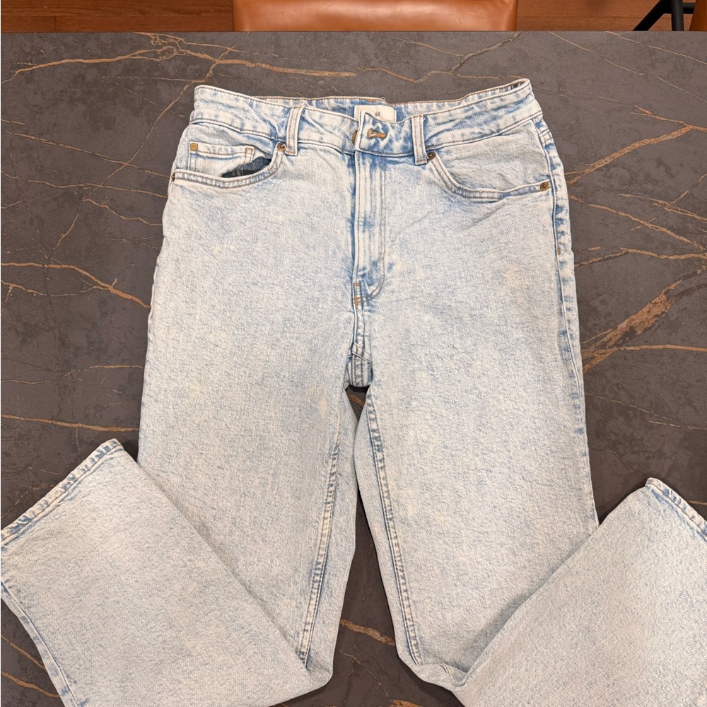 H&M Light Wash Denim Mom Jeans - size 8